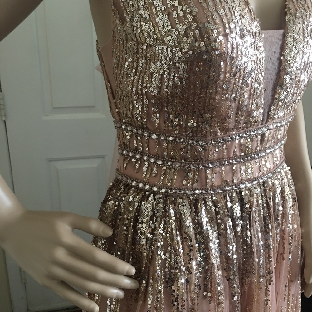 Gorgeous short dress